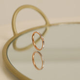 Japan and Korea fashion temperament 18k rose gold titanium steel ring women's single diamond white shell simple ins cold wind tail ring jewelry